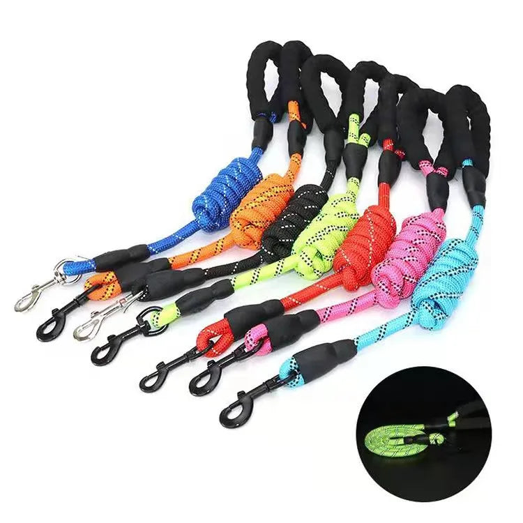 Strong Reflective Dog Leash – Heavy-Duty for All Sizes