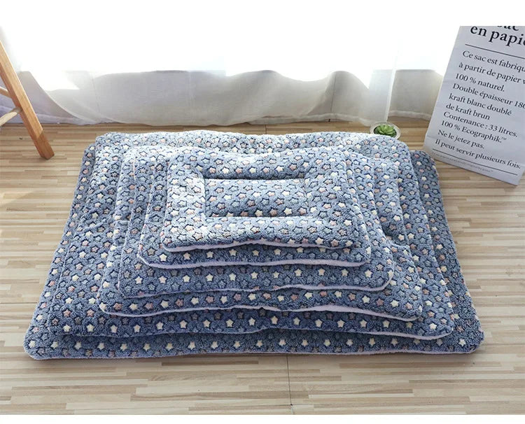 Double-Sided Plush Pet Mat – Warm Sleeping Bed for Cats & Small Dogs