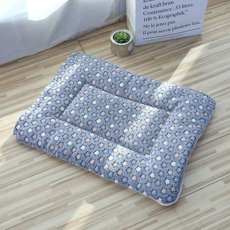 Double-Sided Plush Pet Mat – Warm Sleeping Bed for Cats & Small Dogs