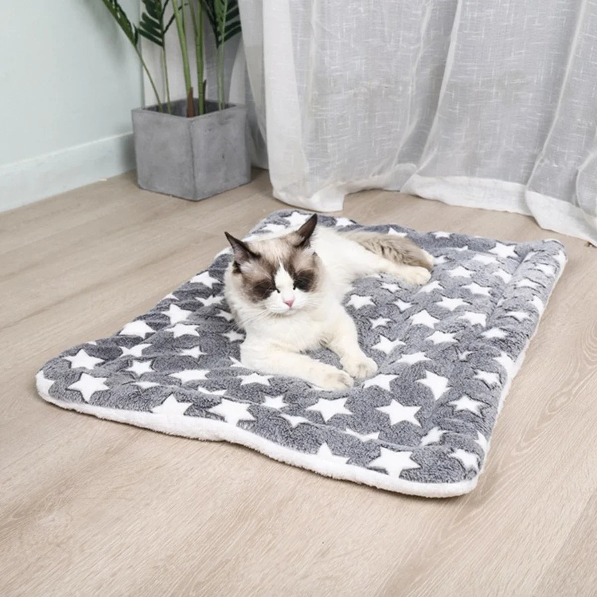 Flannel Pet Mat – Thick Sleeping Bed for Dogs & Cats