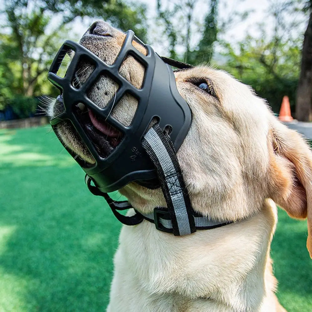 Adjustable Dog Muzzle – Anti-Biting with Reflective Strip