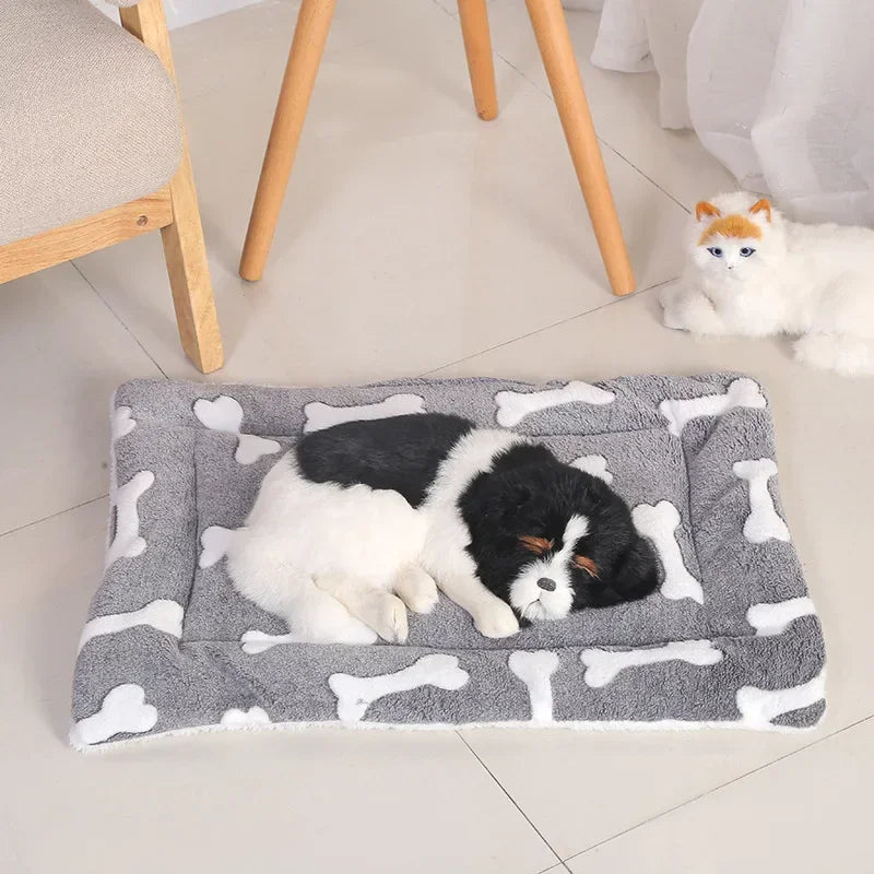 Double-Sided Plush Pet Mat – Warm Sleeping Bed for Cats & Small Dogs