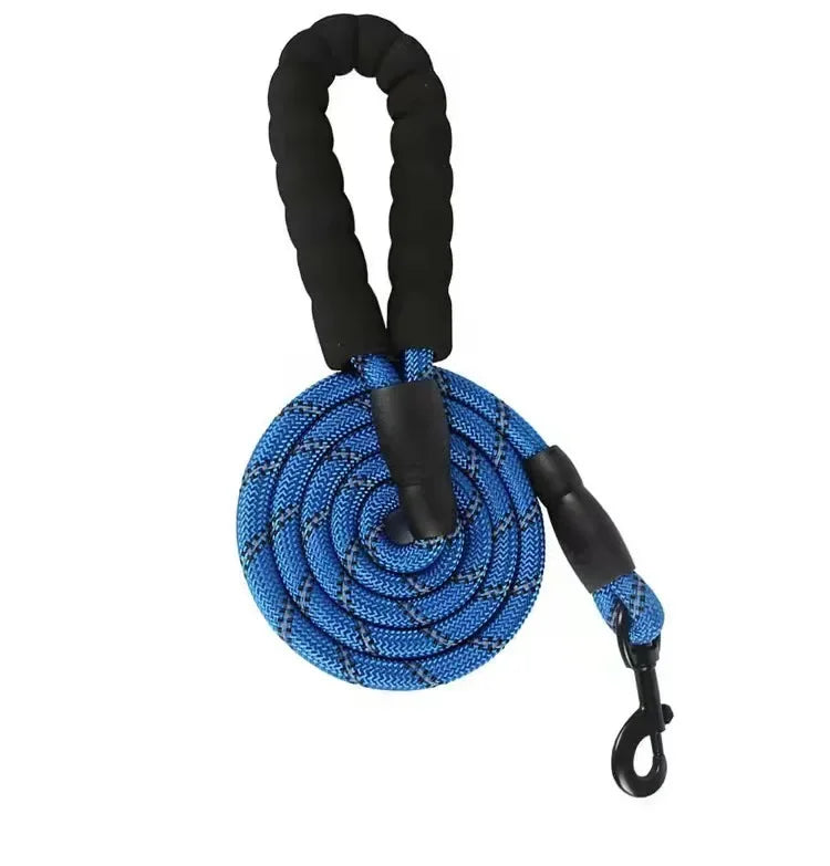 Strong Reflective Dog Leash – Heavy-Duty for All Sizes